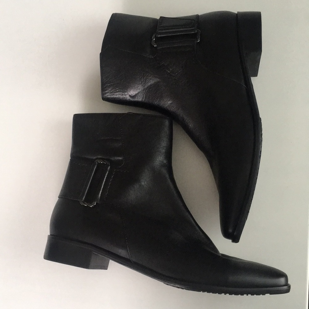 New Talbots Black Leather Square Toe Ankle Boots